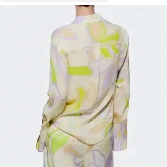 FLORAL Print Shirt - Picture 10 of 12